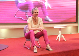 莫尼卡在深圳会议上回答听众提问