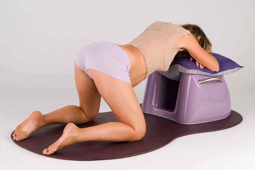 Image of woman kneeling in Mini Studio
